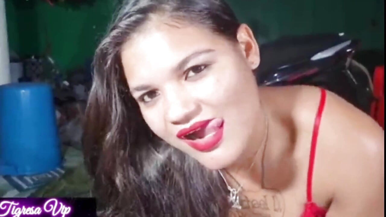 Tigresavip จับสองควยใหญ่ในหีเธอ