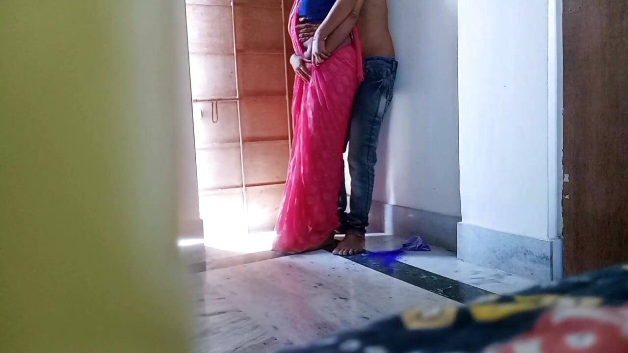 În ziua de Holi, am schimbat culoarea pizdei vecinului Bhabhi cu culoare