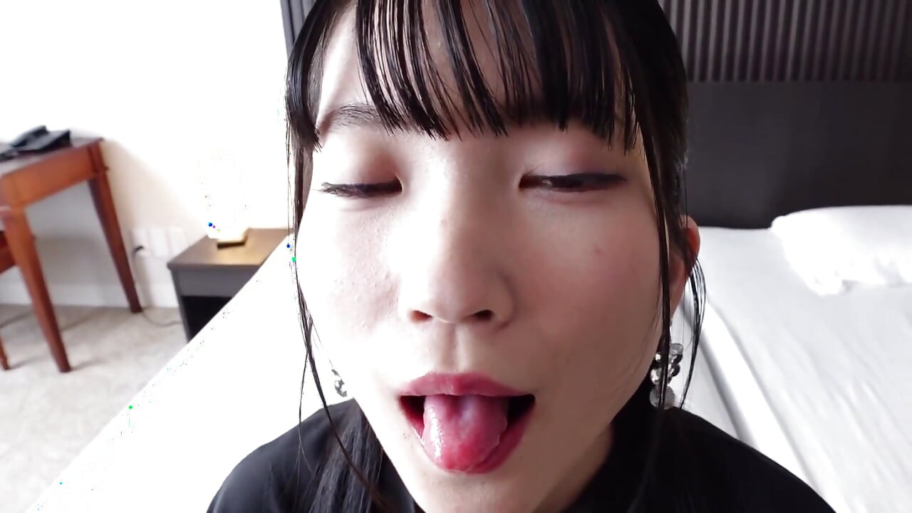 Elegant tunge. Raffineret dame bliver ond ved målstregen