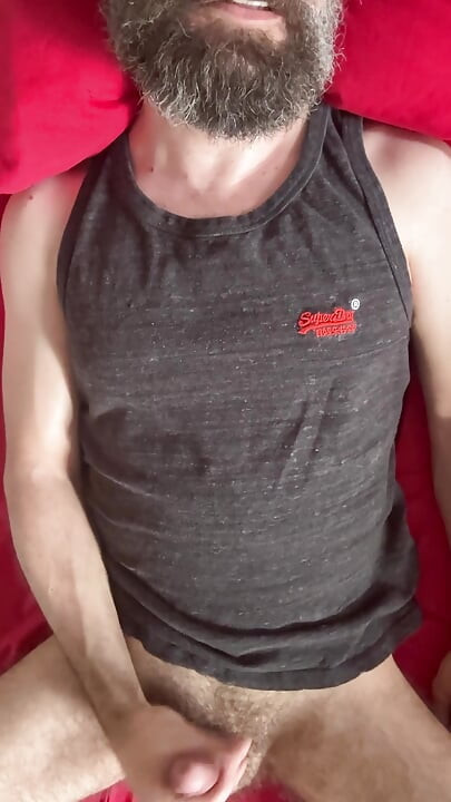 Another huge cumshot after waking up