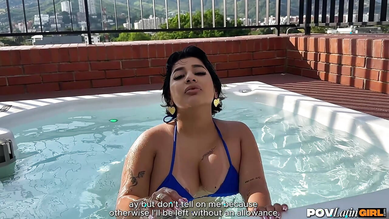 哥伦比亚娇小继姐从按摩浴缸到床上再到口交，Naty Delgado - POVLatinGirl