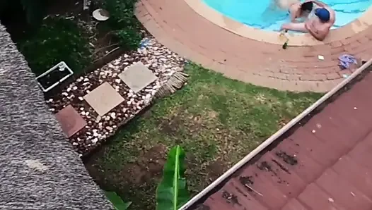 Meine nachbarn beim ficken beim fliegen mit meiner Drohne erwischt