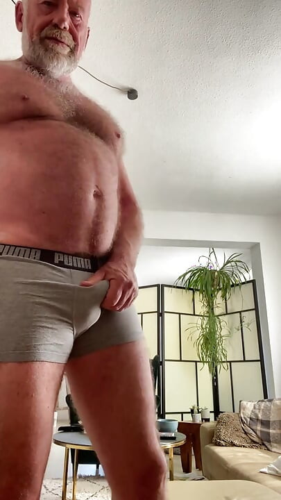 The Horny Fat Cock Needs to Be Worked on Again Until the Sperm Squirts