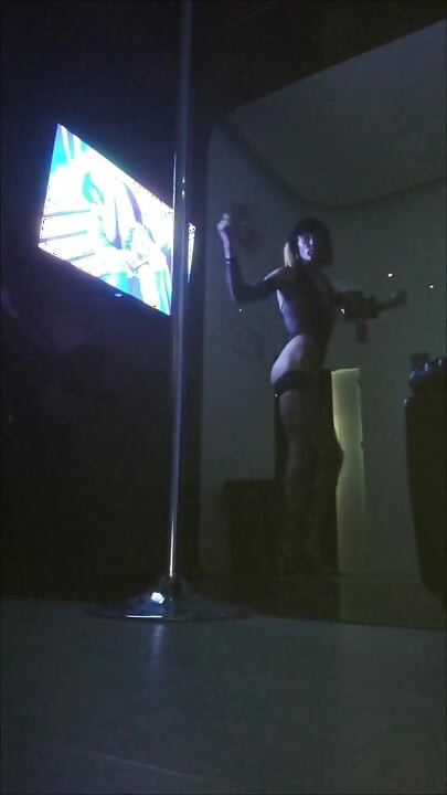 ピガールのパイプ彫刻。Sexshop•Ciné L'Annexe Du SexodrôMe Paris Vanessabitchx