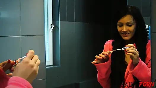 Nia Black and Minnie Manga Lez Out in a Bathtub