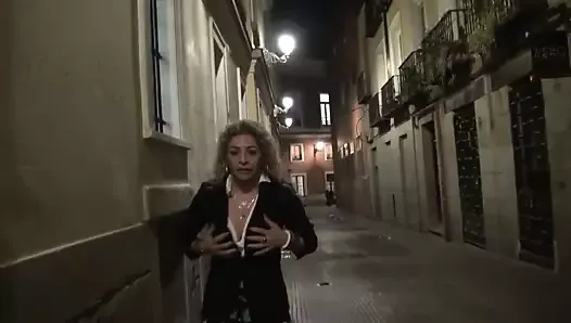 Vanesa wants to catch cocks in the middle of the street