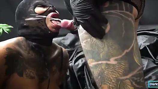 Saksonun sapık kraliçesi dark dea yarak yutuyor derlemesi cilt 1