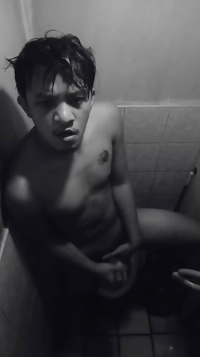 Kraken - Midnight Wanking on a Public Toilet