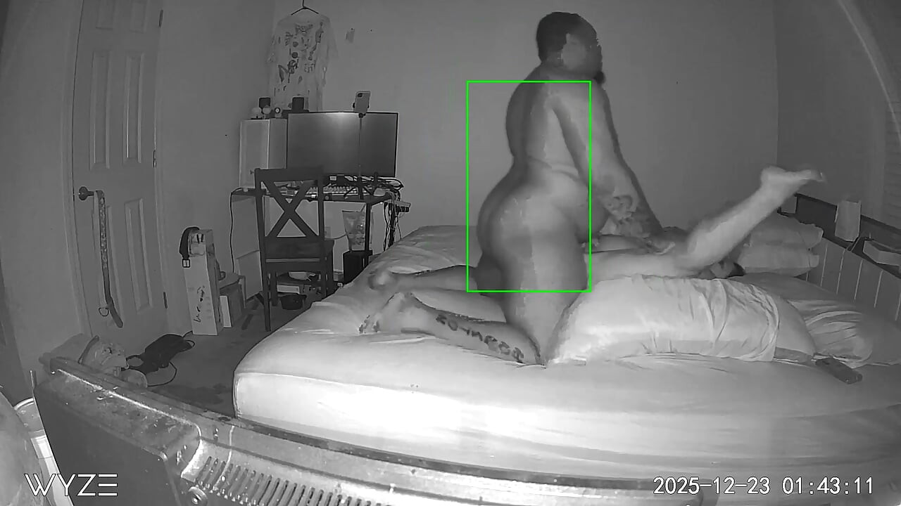 Sneeuwkonijn gebeukt totdat grote zwarte lul sperma in haar poesje pijpt