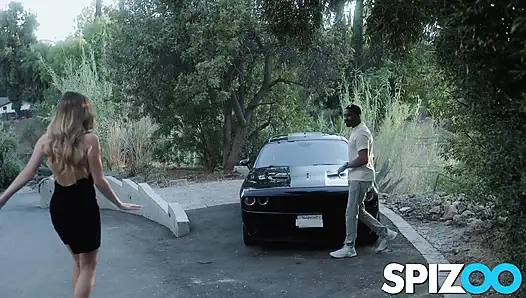 Горячая жена Blake Blossom принимает большой черный член после того, как муж игнорировал ее