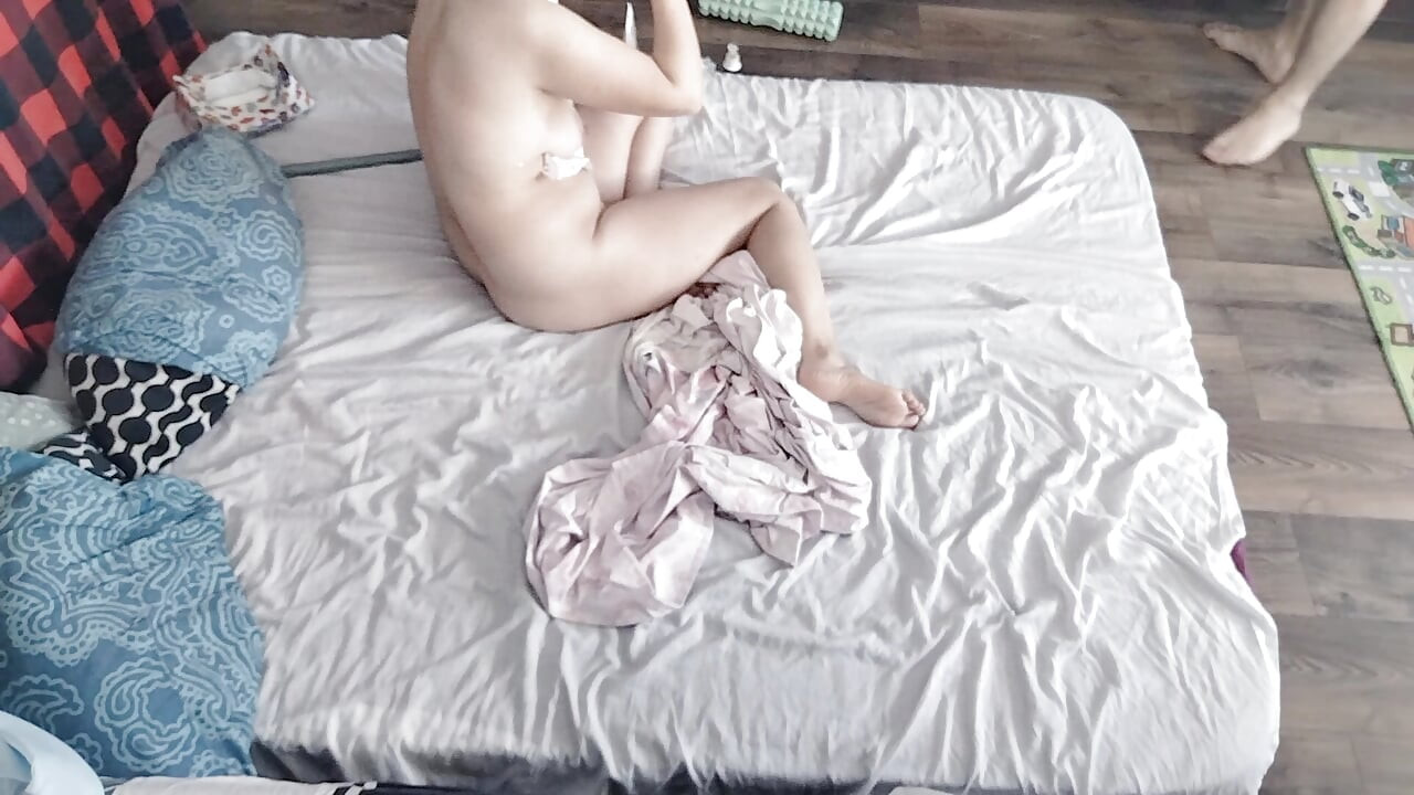 Vợ nghiệp dư cho tôi thủ dâm và bắn tinh
