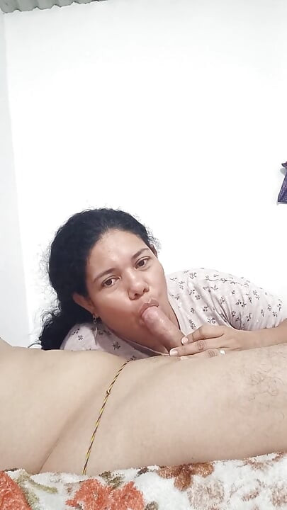 Жена сосет член в сосках