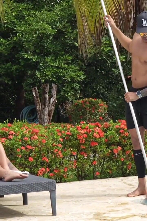 Muscular Pisinero with Huge Cock Fucks Me in the Outdoor Pool
