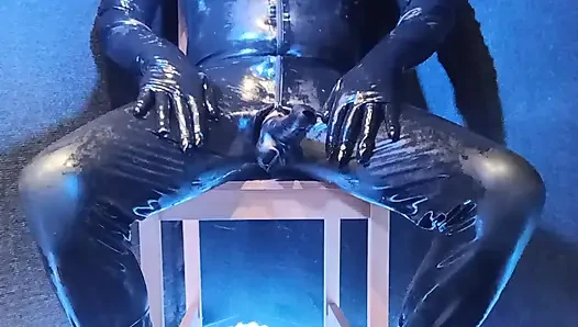 Nice wanking in Latexcatsuit