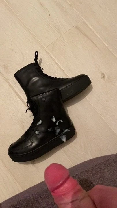 Cum on leather Vagabond shoe