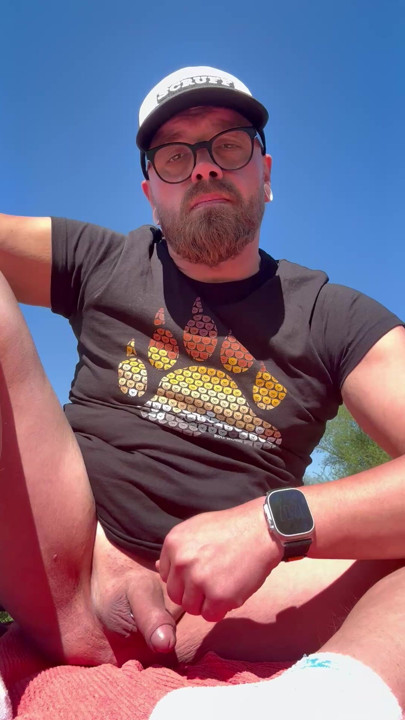 Jerking off in the sun
