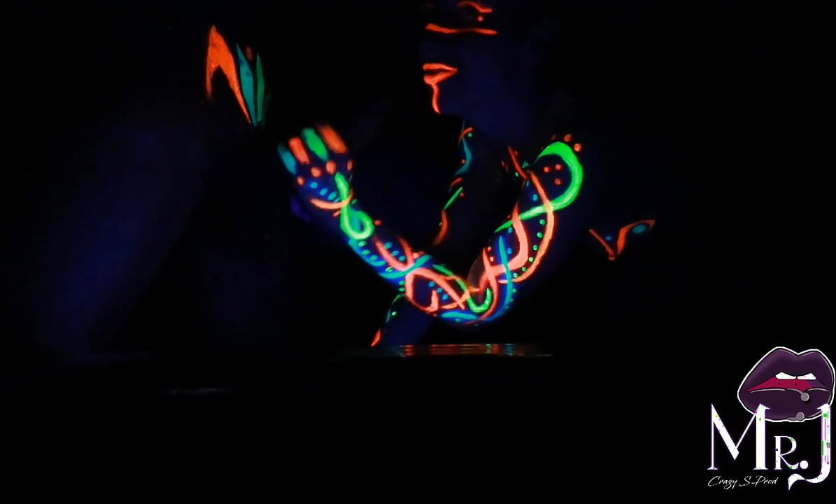 与Nyx & Dnana的性与紫外线绘画