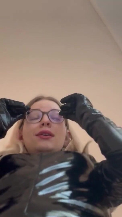 Diosa dominadora te reclama como su esclava - ASMR | Clip 1