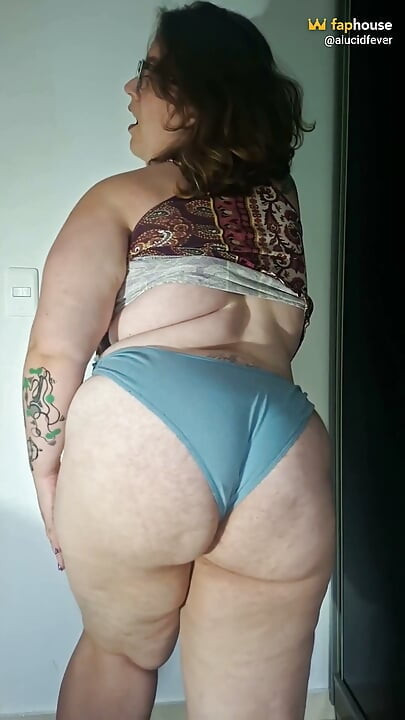 Chubby Nerd Strips for You (beautiful Saggy Tits)