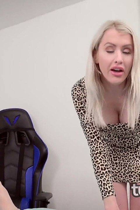 Tug Casting Big Tits and a Bald Kitty, Katie Monroe Audition