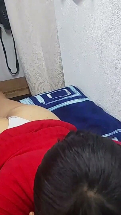 החלום שלי זה להיות תלמידת בית ספר סקסית, כנועה וממושמעת | קליפ 1