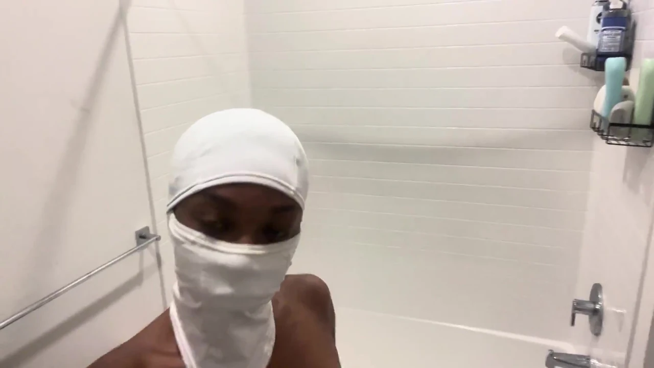 Sexy slut loves playing with solo in shower