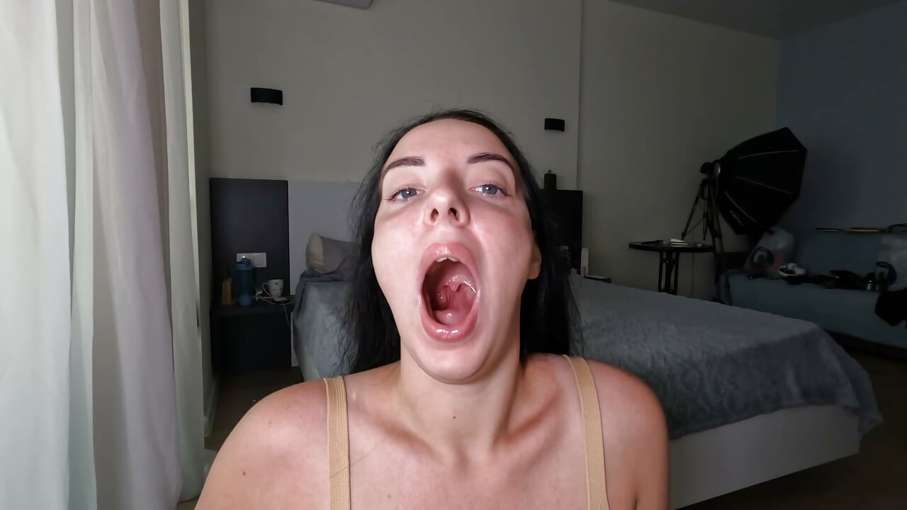 To tears and to the limit: Stepsister showed what I was capable of destroying her throat