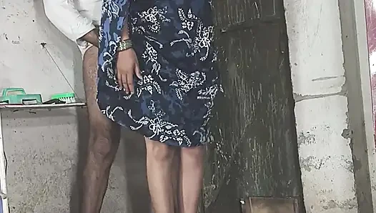 Трах киски задницей, член, сосание киски, сосание груди, сосание молока из груди и сидение на члене раком и лежа прямо на хинди аудио