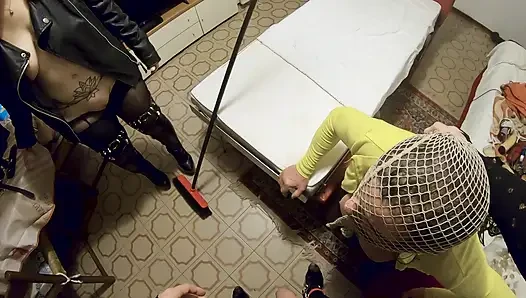 Bayan Katryn, Kika ve Slave O yeni apartmanda