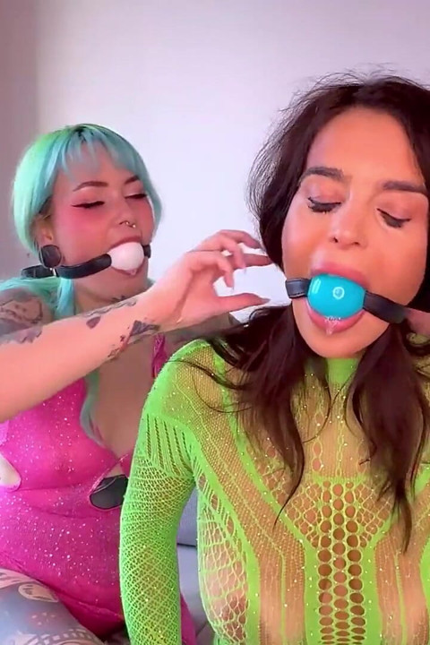 仕事に向かって:レズビアンボンデージコンペティション(HD + Bts)