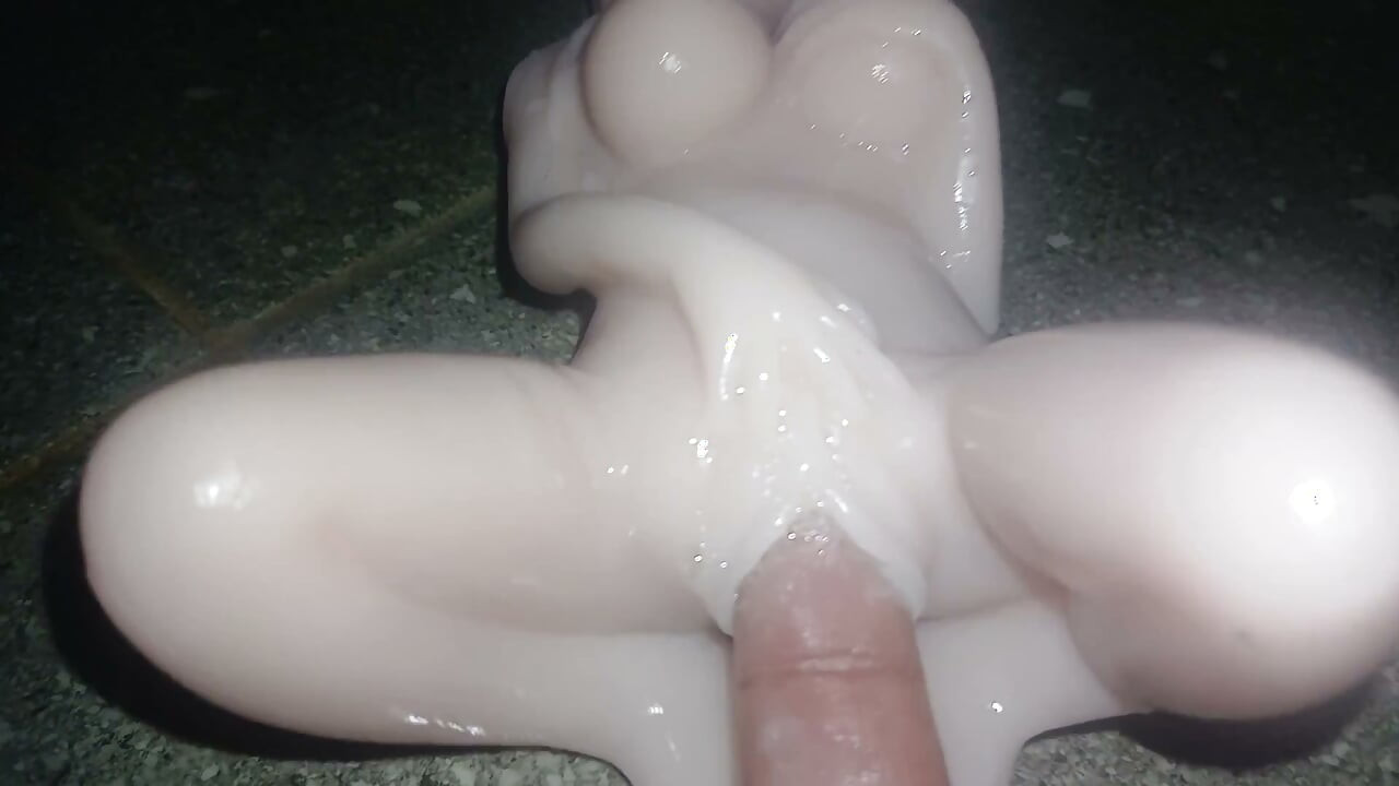 多莉的窄穴