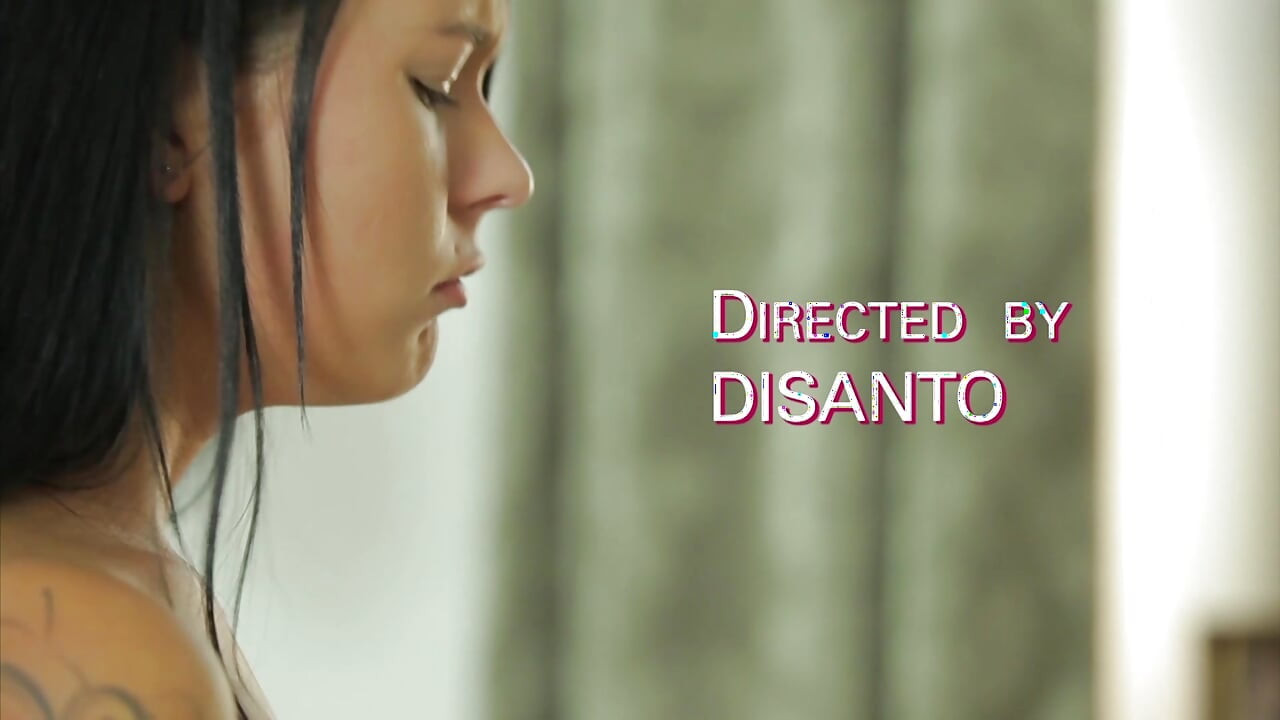 La giovane donna viene leccata calda