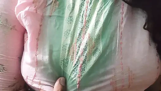 Erkek kardeşlerimin karısıyla zevk aldım - o tamamen tatmin oldu.!