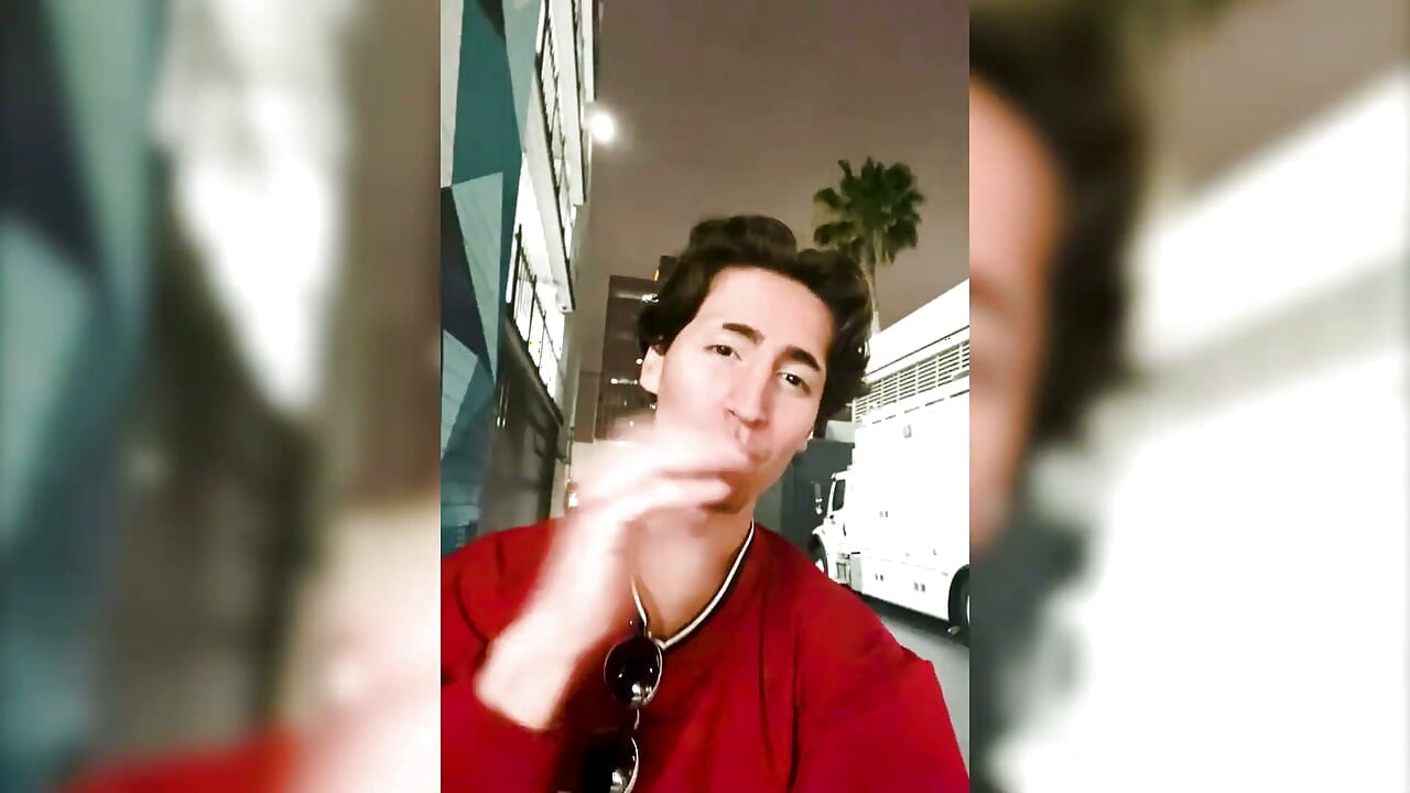 Tiktok Star Kane Trujillo przemawiać do swoich hejterów i ujawnia swoją sławę Crush!