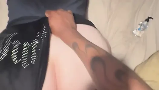 Sıkı beyaz amcığında büyük zenci yarağı ile karıma nasıl üzgün olduğumu söylüyorum