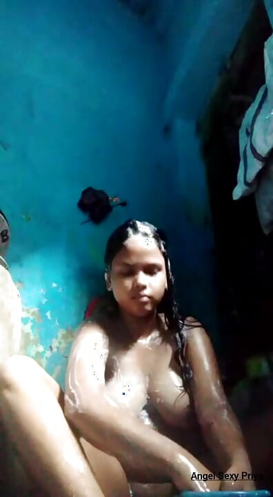 Homemade Shower sex video bathing and Fingering