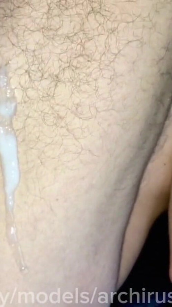 在高速公路上搭讪一个陌生人，狠狠地操他的屁股，没有避孕套，c射在他的屁股上 | 短片 2