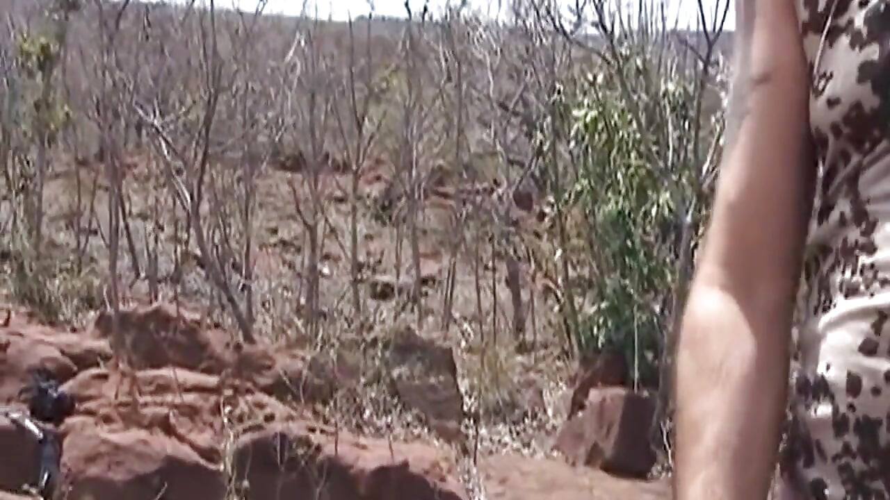 Curvilínea ébano milf facesits em seguida, leva ao ar livre