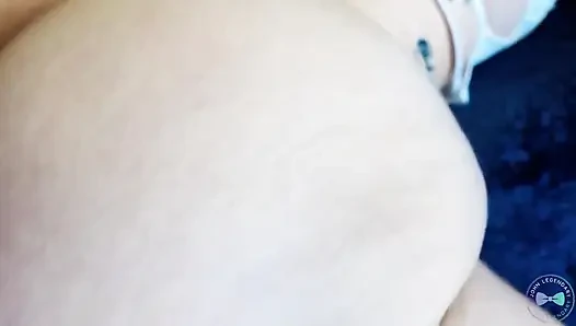 Pawg sürtük kocasını aldatıyor ve gırtlağına kadar alıyor büyük zenci yarağı dölleniyor