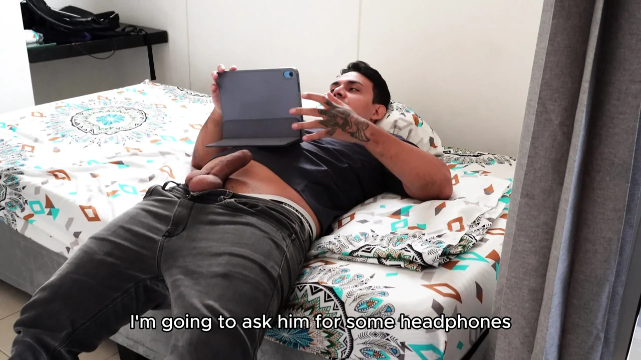 Stepsister, let's not watch porn videos, just let yourself get fucked in that huge ass. latina, 18 years old.