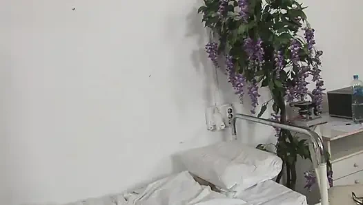 Pelacur semok rambut cokelat suka banget dientot sama dokter kulit hitam di dalam mobil ambulansnya