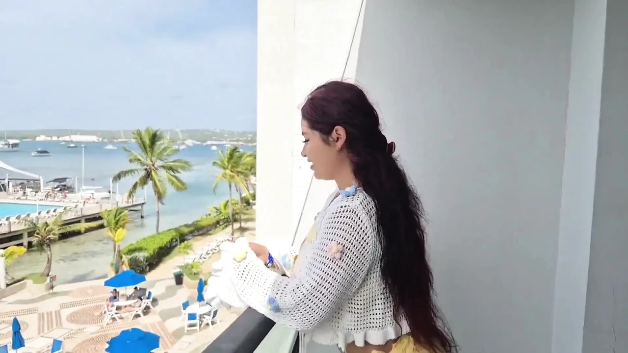 在哥伦比亚圣安德烈斯的海滩上和一个美丽的大屁股游客做爱