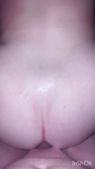 A feleség imádja az anális szexet, nyögdécsel, elélvez