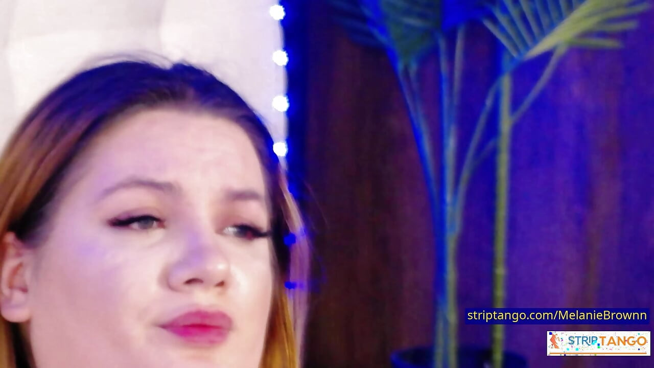 Milf con curvas con pesados naturales en vivo y cámara abierta ella controla tu ritmo