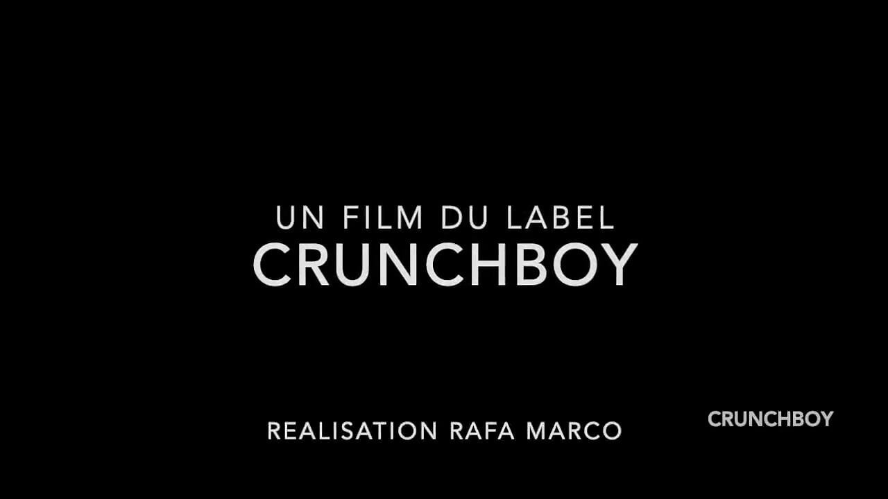 Douglas Smith का Maneul Scalco द्वारा कच्चा इस्तेमाल किया गया