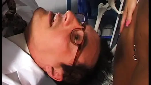 Pretty German nurse gets a facial after hot klinik sex