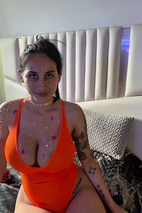 The Glitter Trend Has Already Gotten Out of Control (i Ejaculated Inside Her)
