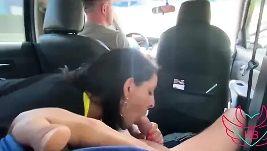 Замужняя женщина отсосала мне с ее мужем за рулем