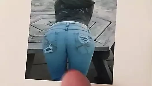 Branle sur cul en jeans