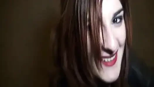 Fransa'dan pirsingli erkek delisi çifte sikiliyor